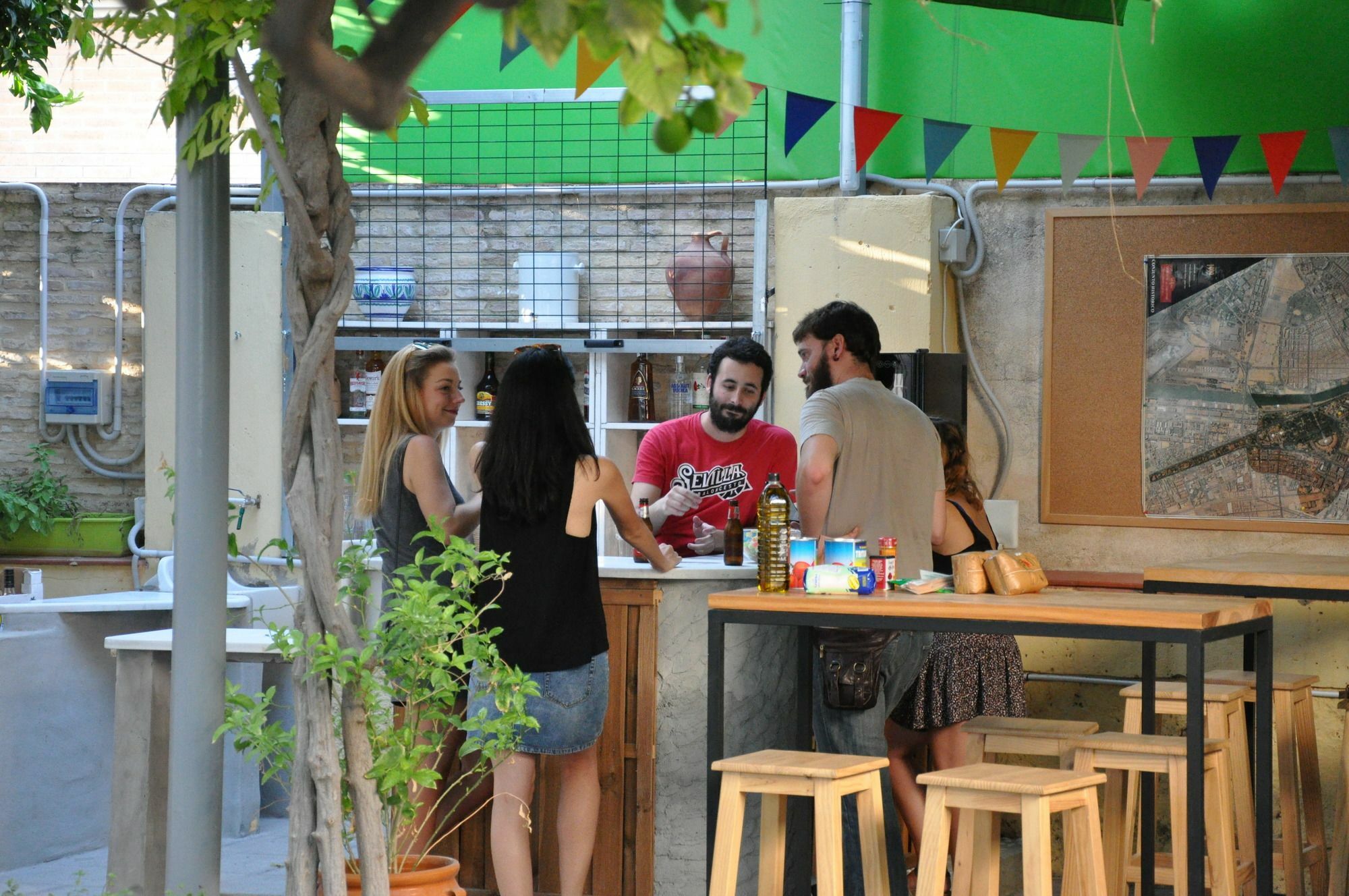 Lemon Garden Hostel Sevilla Exterior photo
